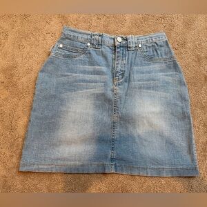 Wallis Light Wash Denim Mini Skirt – Size 5/27 – Casual Chic